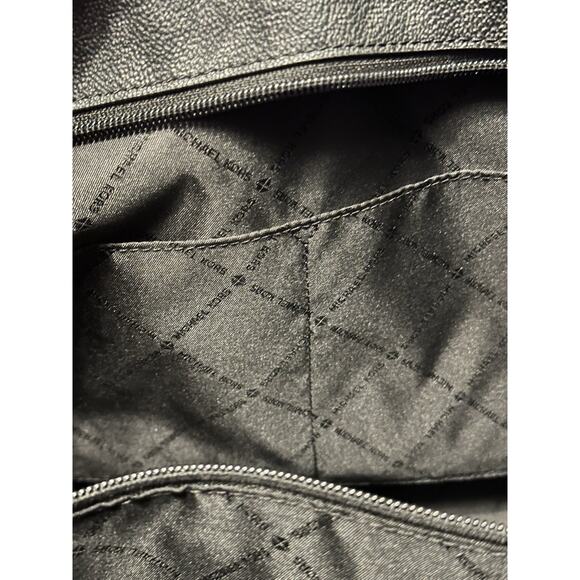 EUC MICHAEL KORS Jet Set Charm MK Signature Zip Tote TZ Bag 38F1CT9T3B Black - Picture 8 of 15